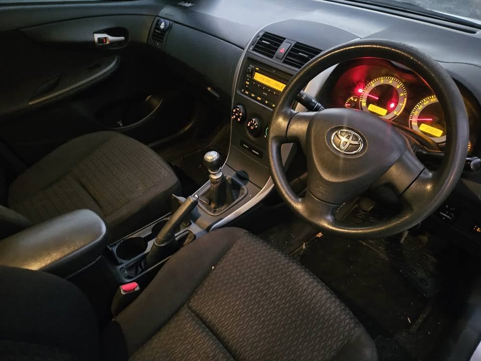2009 Toyota corolla ascent manual sedan easy finance 10.jpg